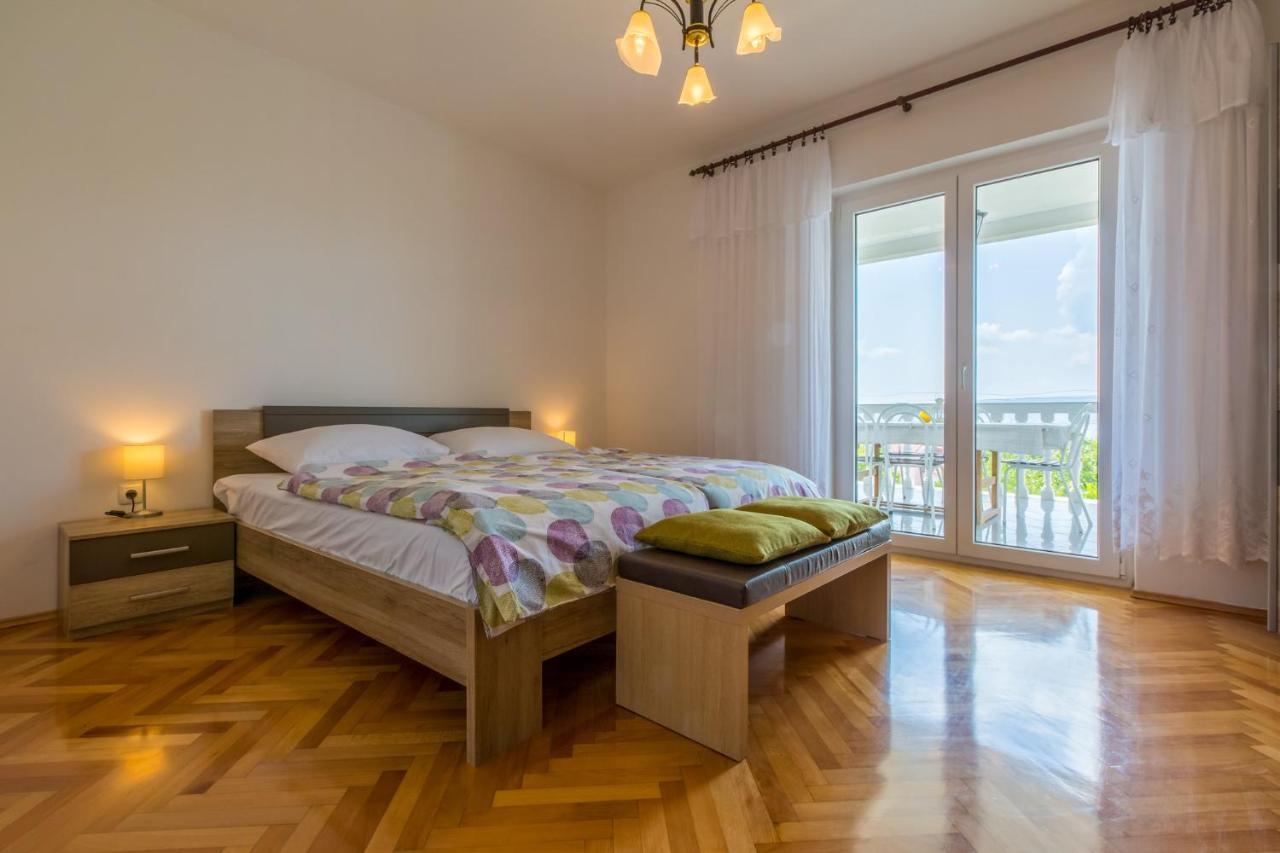 Amila Apartment Crikvenica Bagian luar foto