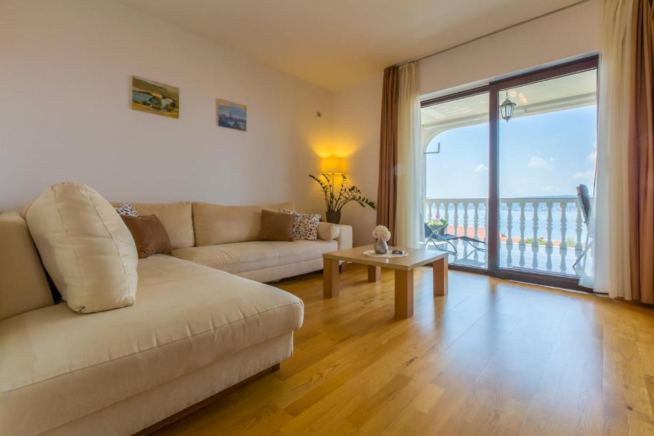 Amila Apartment Crikvenica Bagian luar foto
